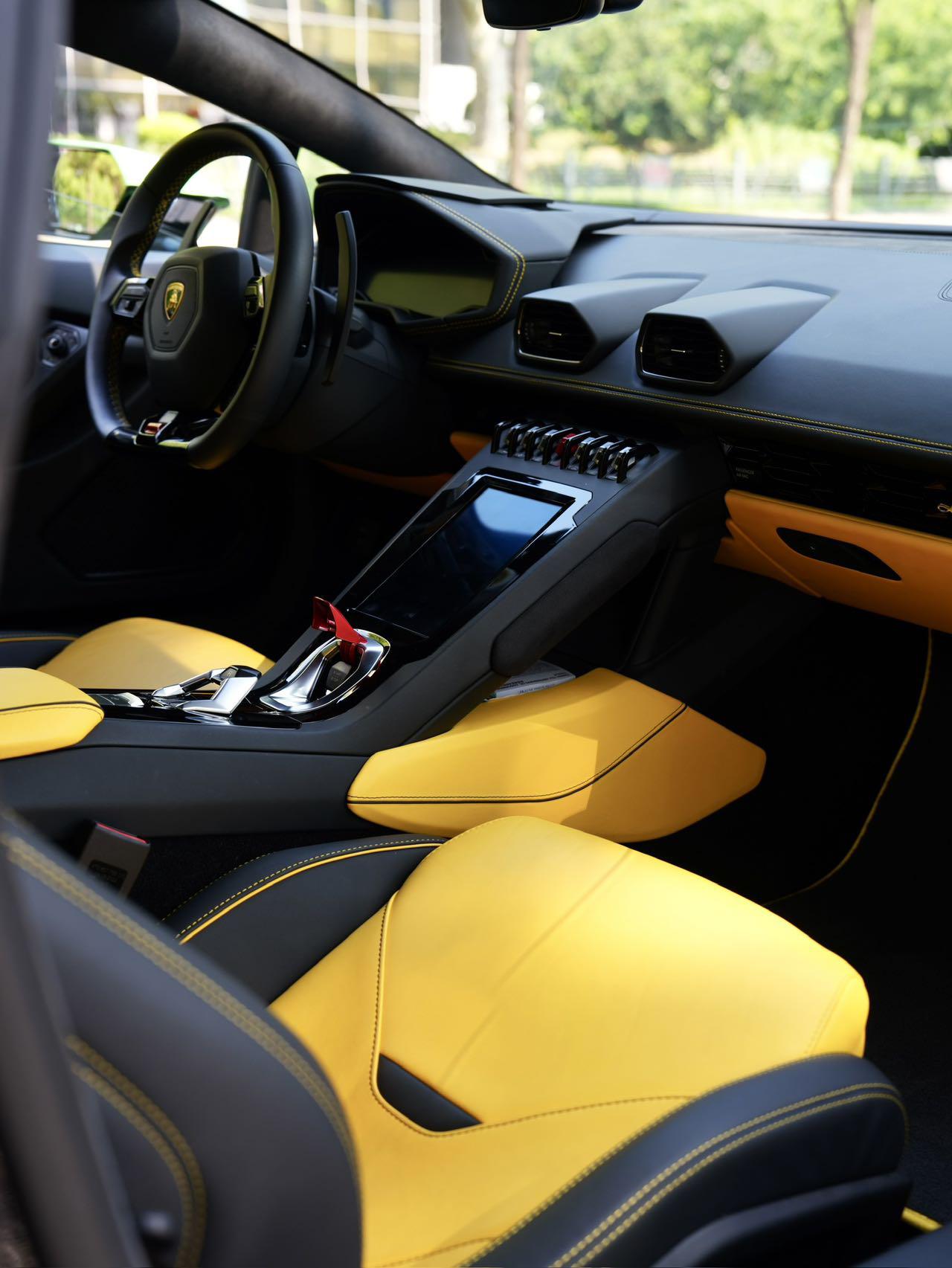 Lamborghini Huracán 2020 thumb 11