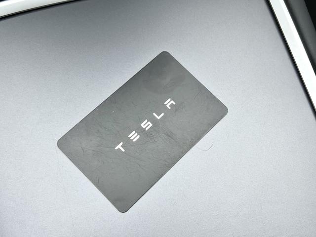 Tesla Model 3 2021 thumb 9