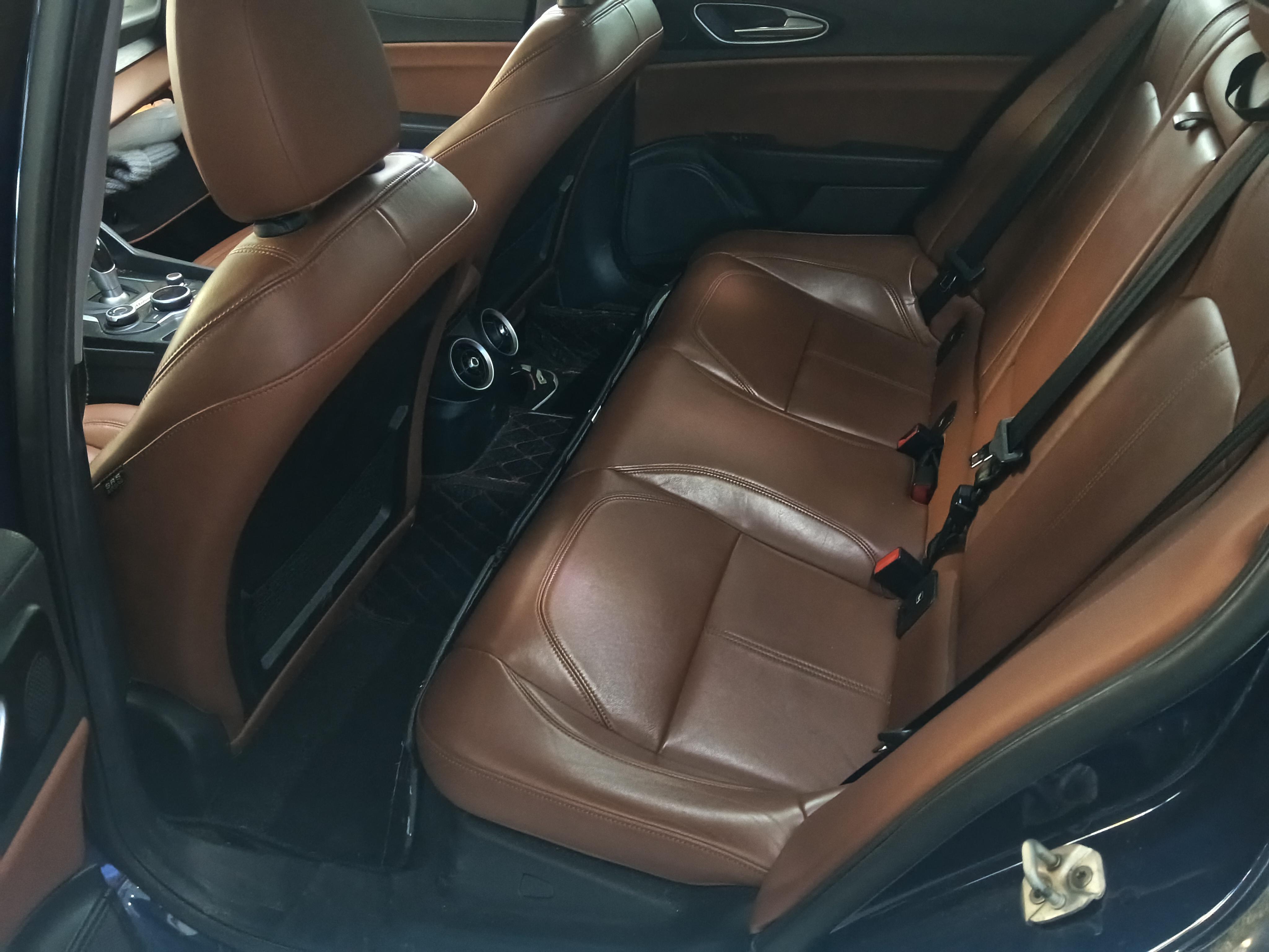 Alfa Romeo Giulia 2017 thumb 8