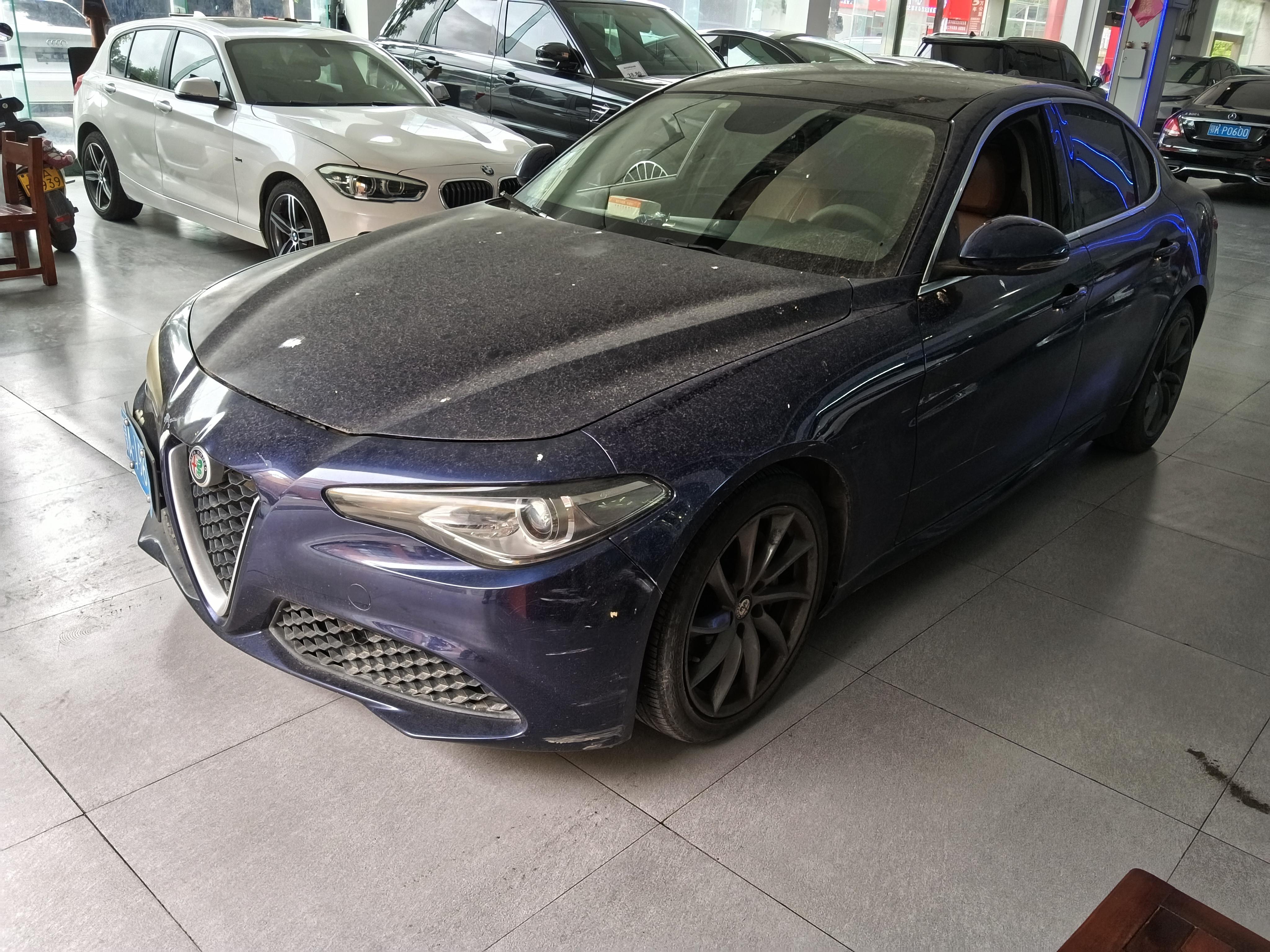 Alfa Romeo Giulia 2017 thumb 9