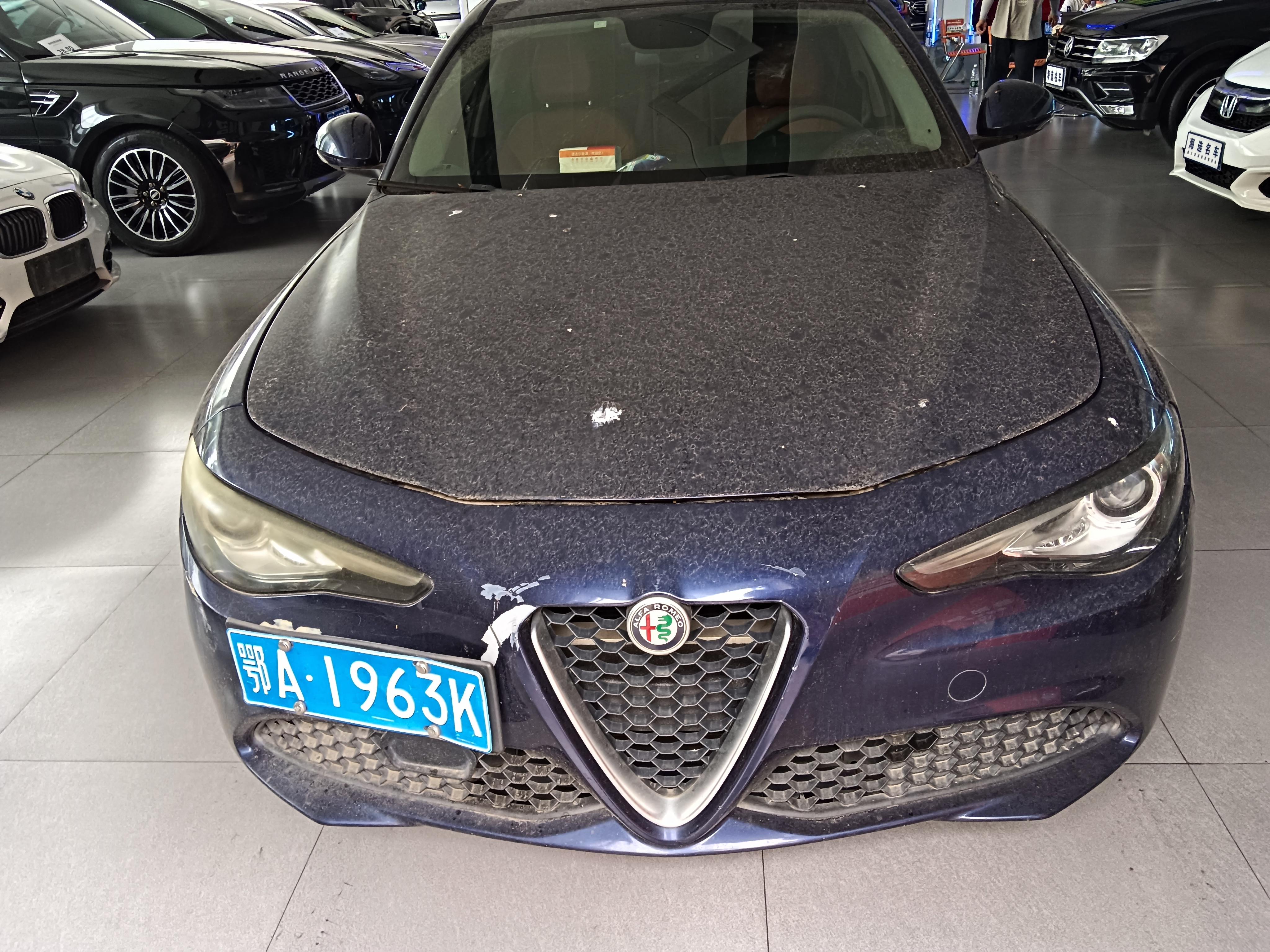 Alfa Romeo Giulia 2017 thumb 10