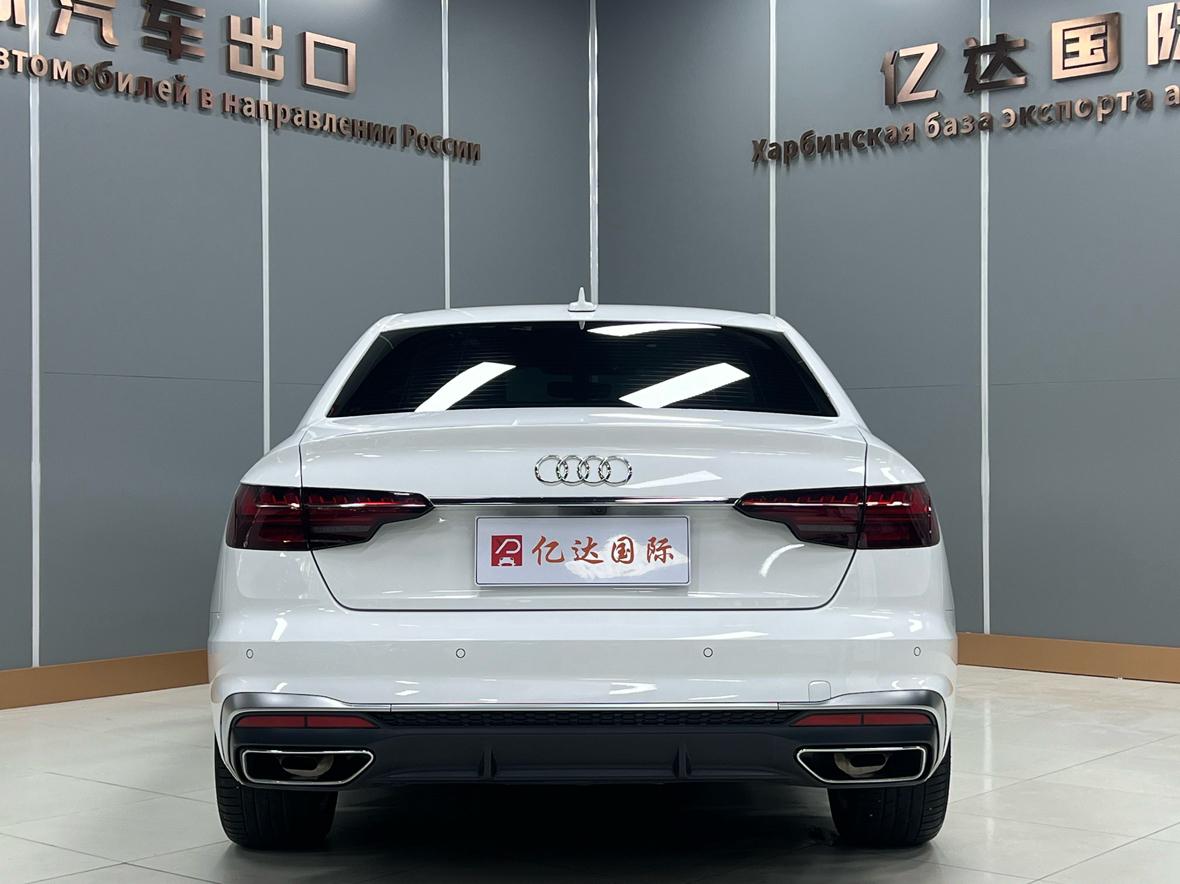 Audi A4 2022 thumb 3