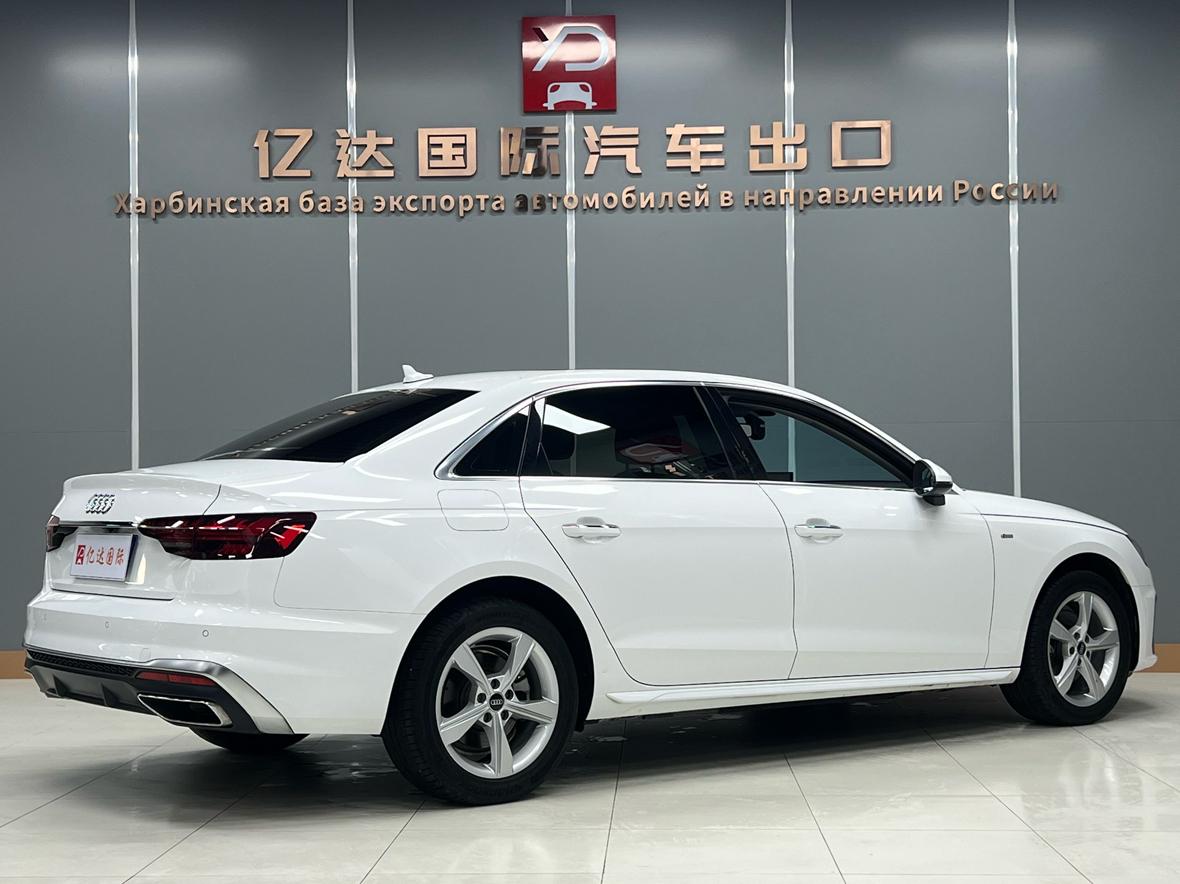 Audi A4 2022 thumb 4