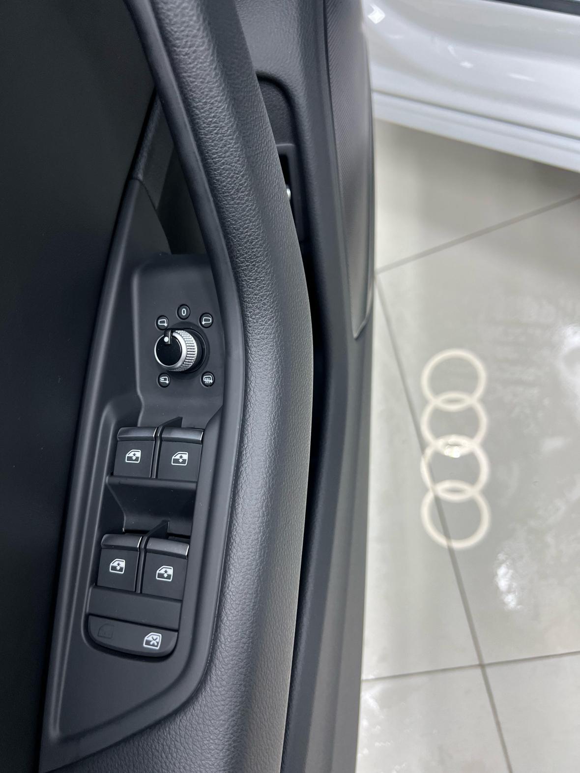 Audi A4 2022 thumb 7