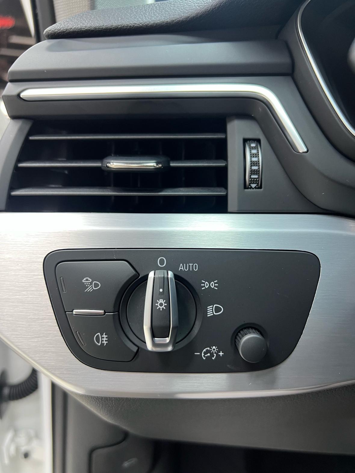 Audi A4 2022 thumb 8