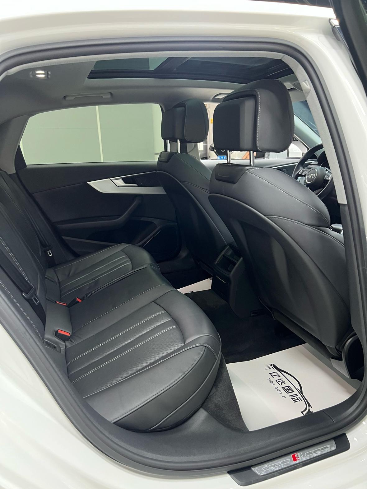 Audi A4 2022 thumb 9