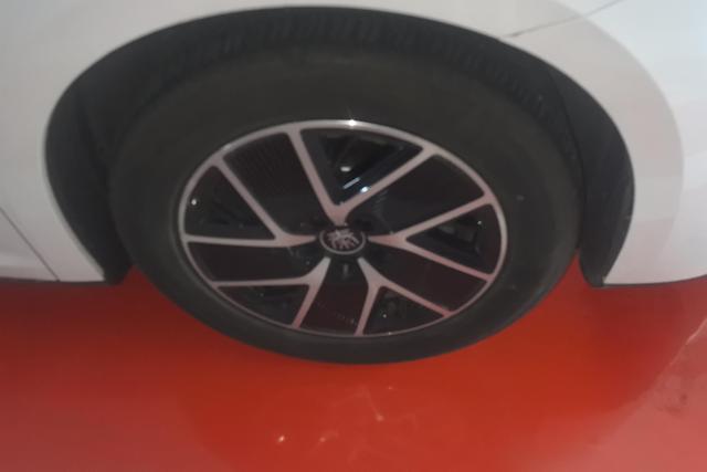 BYD Qin L DM 2024 thumb 2