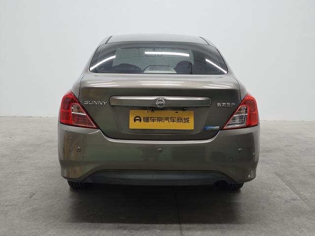 Nissan Sunny 2014 thumb 4