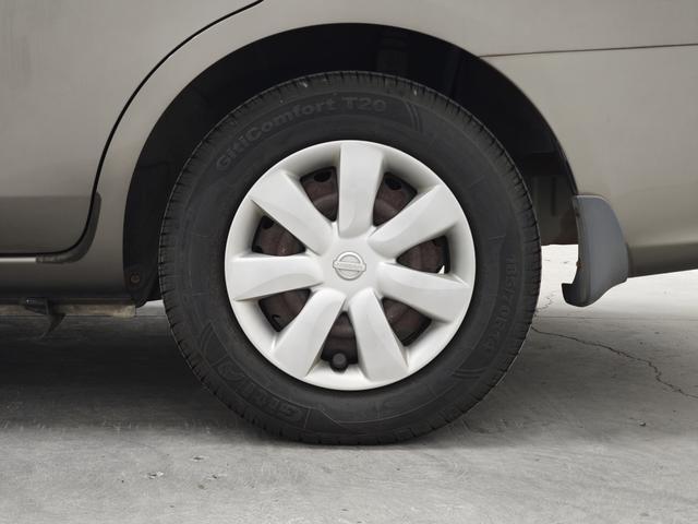 Nissan Sunny 2014 thumb 7