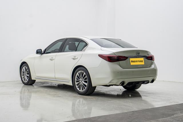 Infiniti Q50L 2018 thumb 3