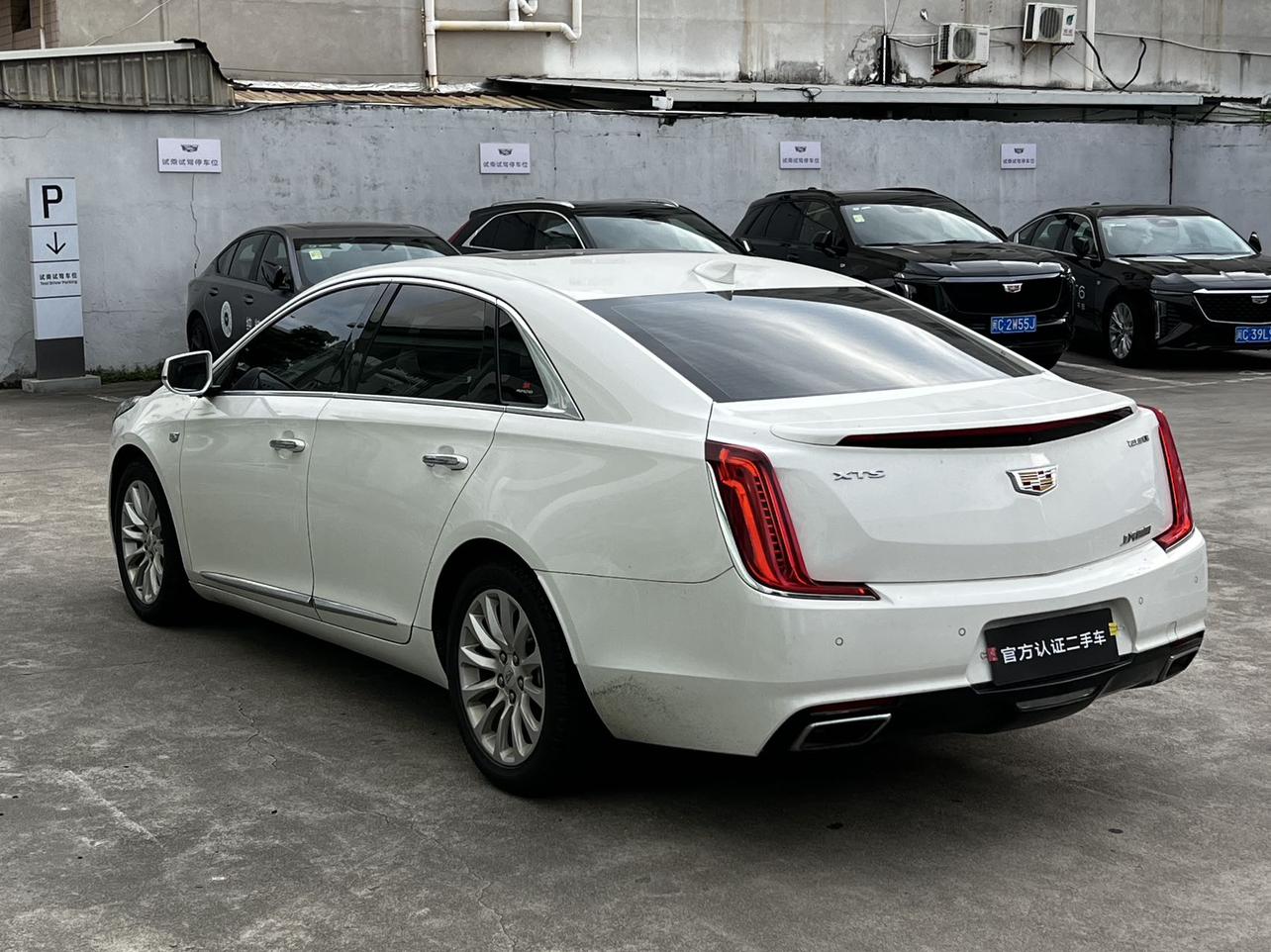 Cadillac XTS 2018 thumb 2