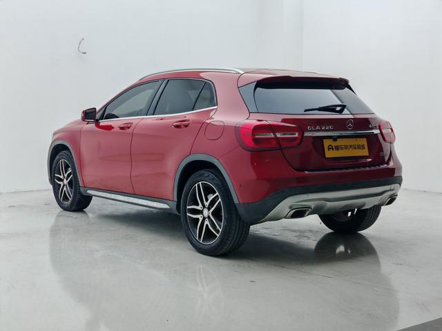 Mercedes-Benz GLA 2015 thumb 3