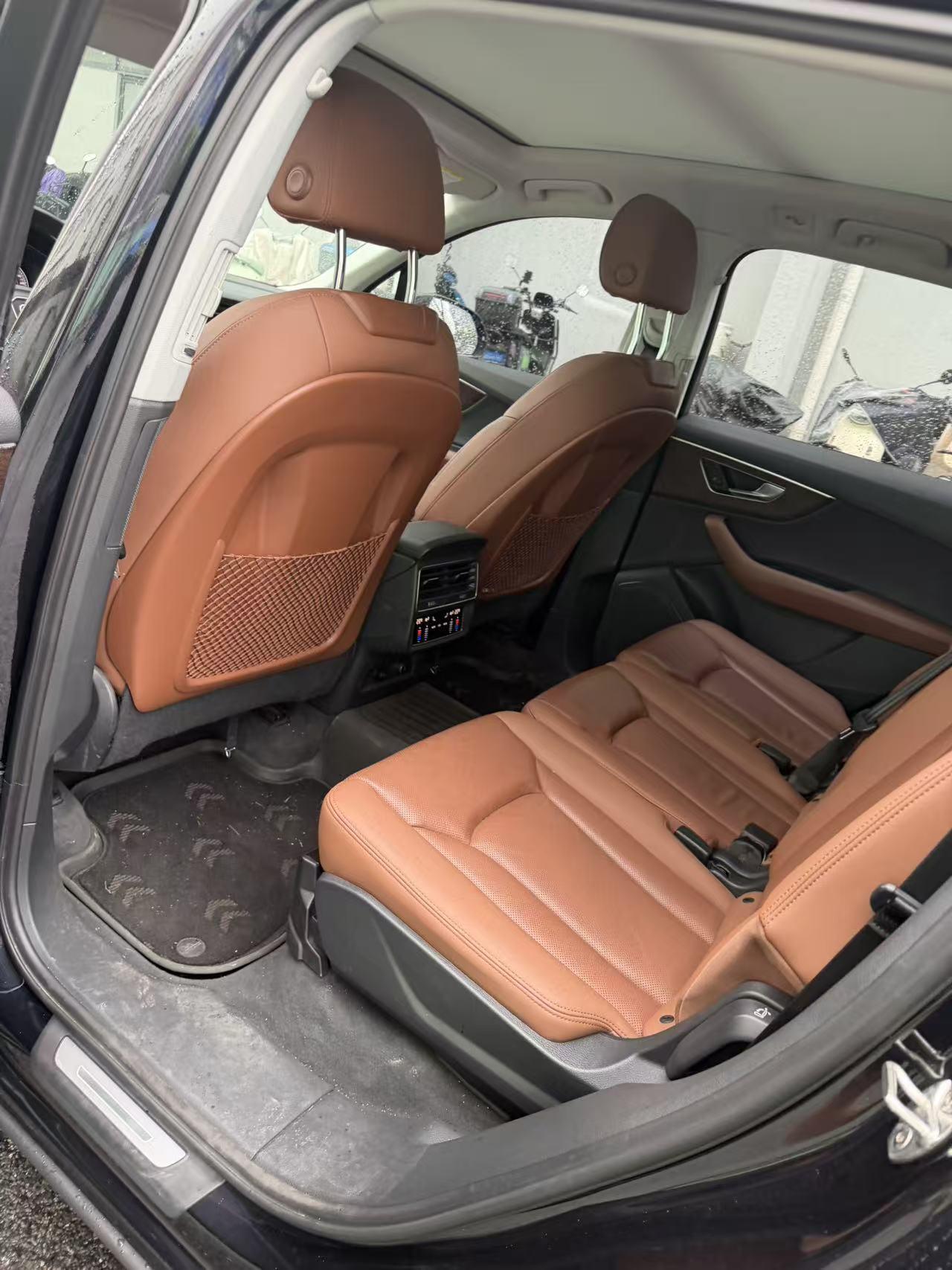 Audi Q7 2021 thumb 7
