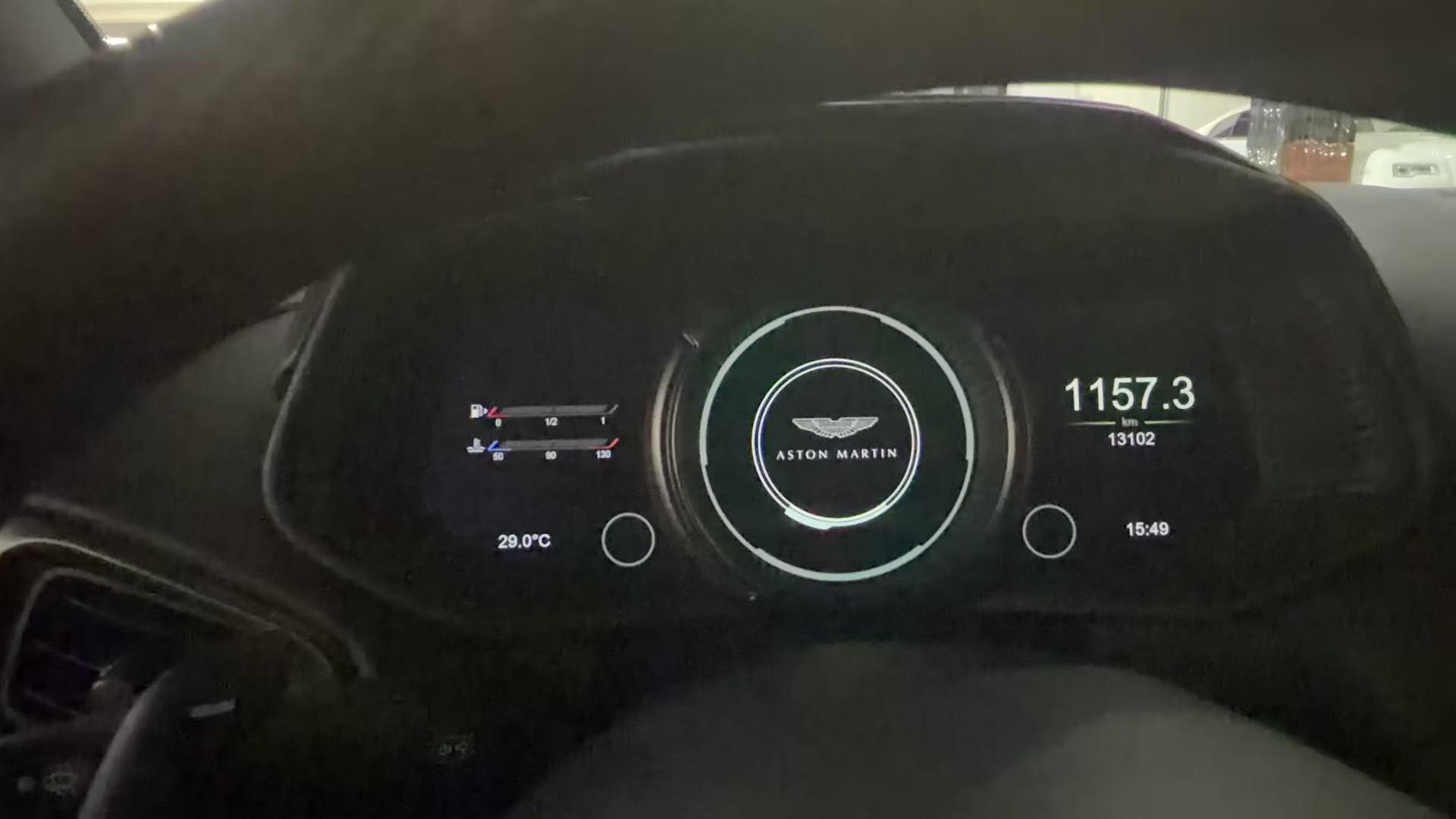 Aston Martin DB11 2019 thumb 7
