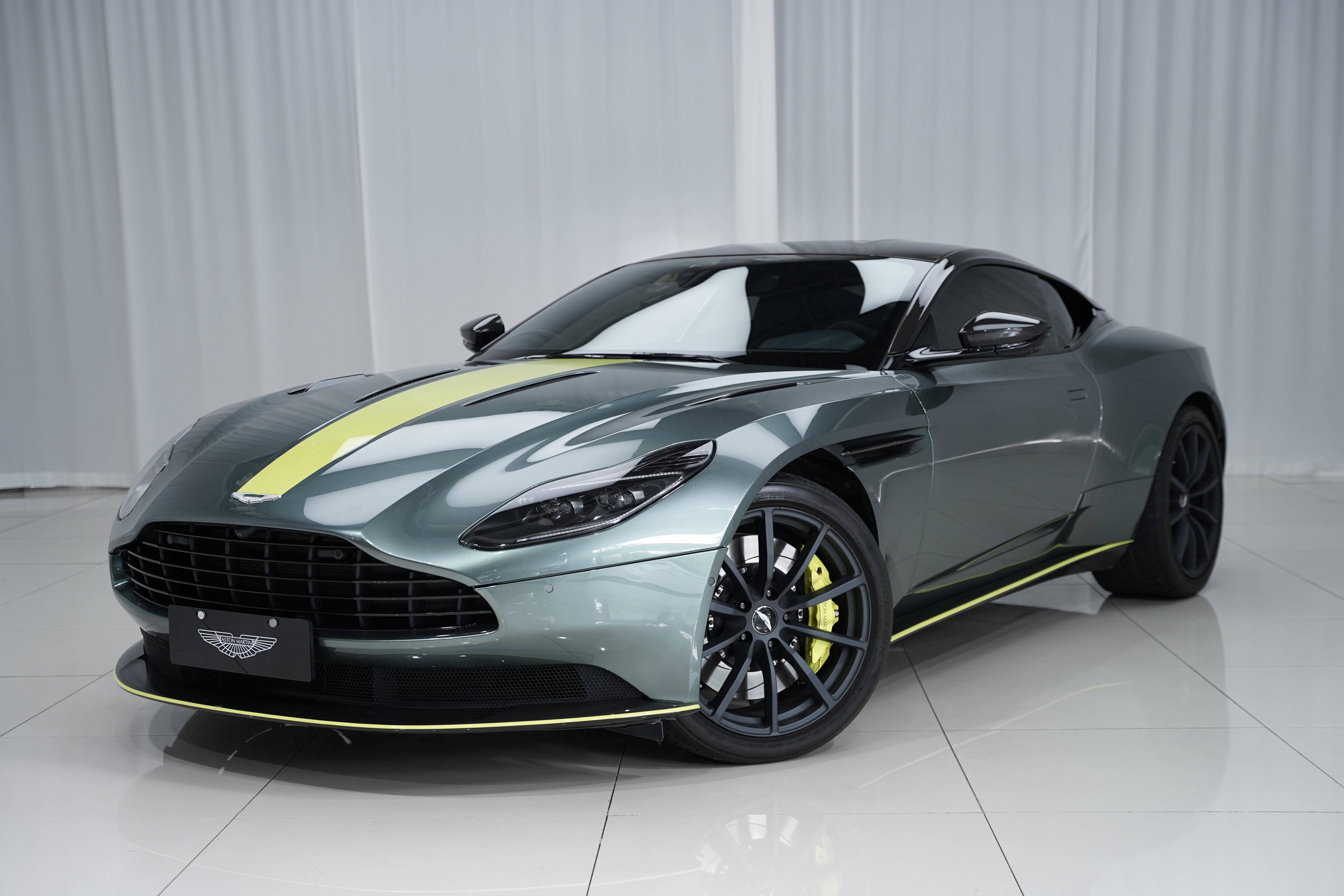 Aston Martin DB11 2019 thumb 12