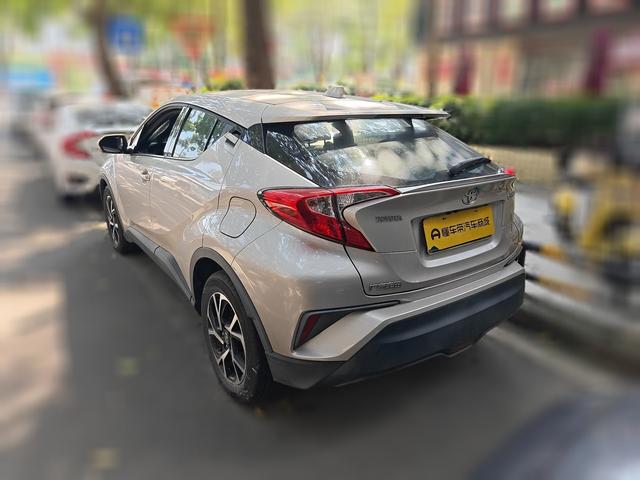 Toyota C-HR 2020 thumb 2