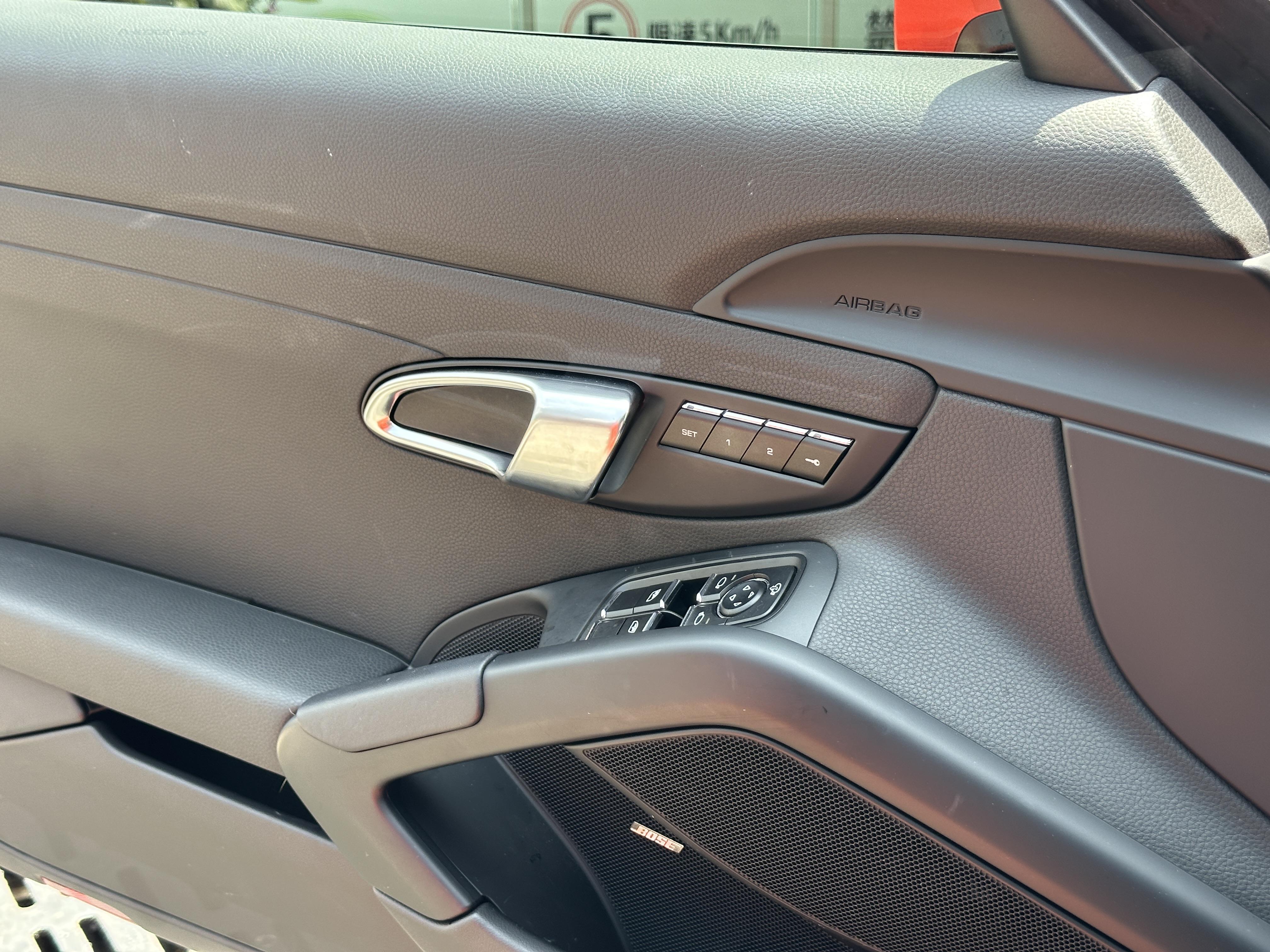 Porsche 718 2020 thumb 7