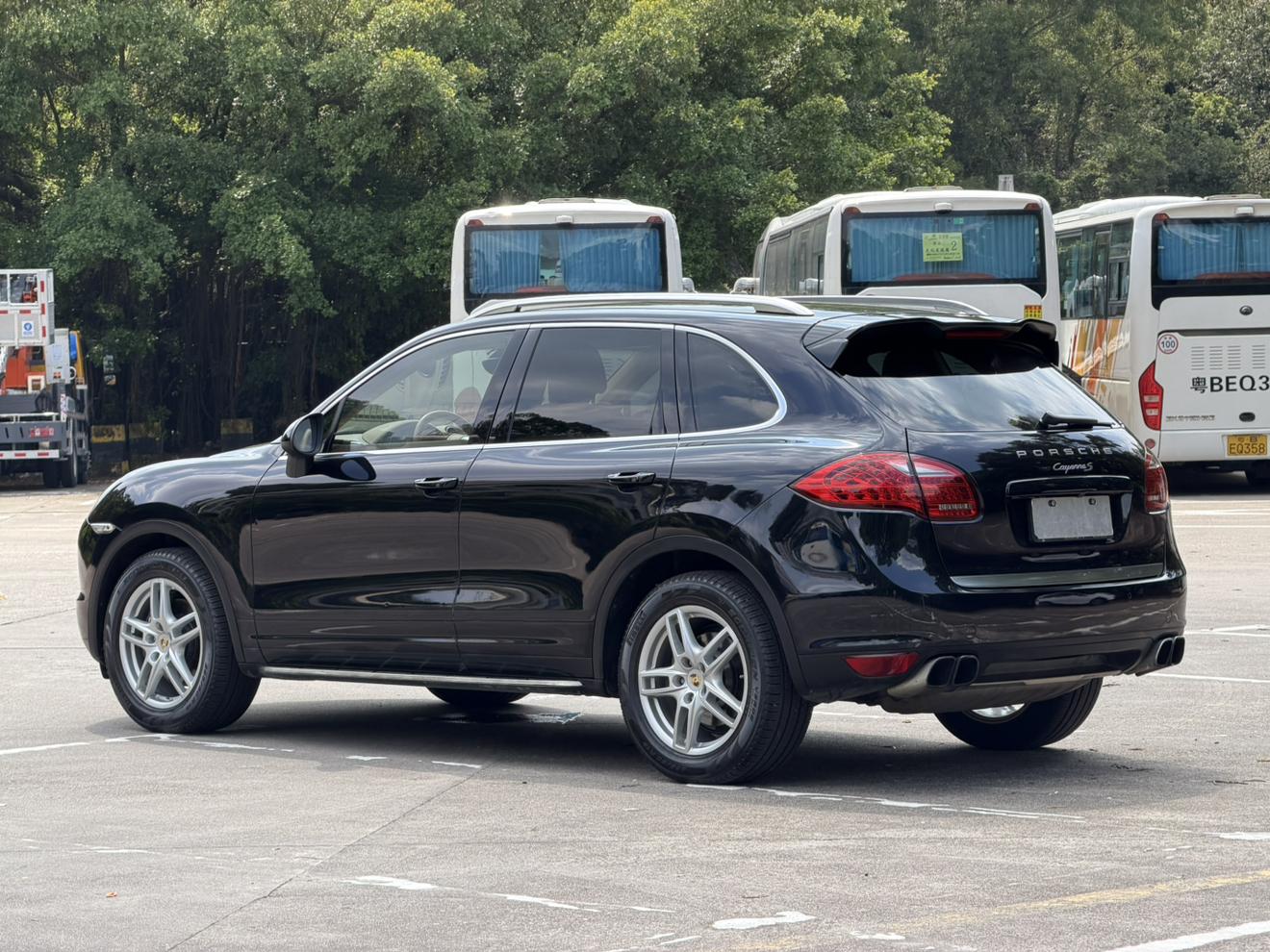 Porsche Cayenne 2011 thumb 2