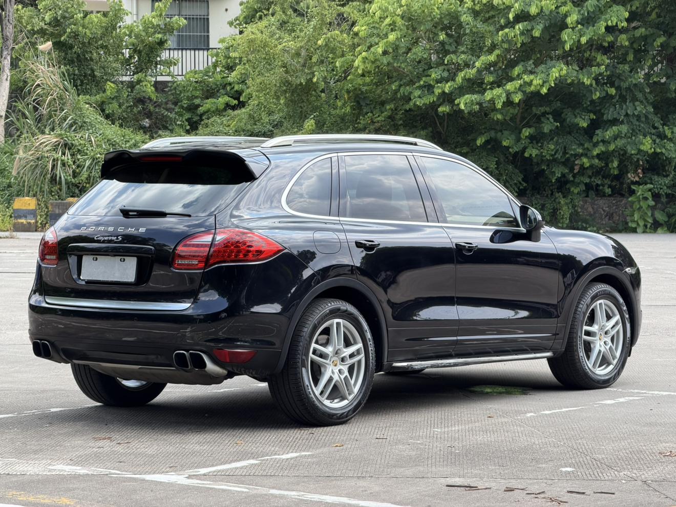 Porsche Cayenne 2011 thumb 4