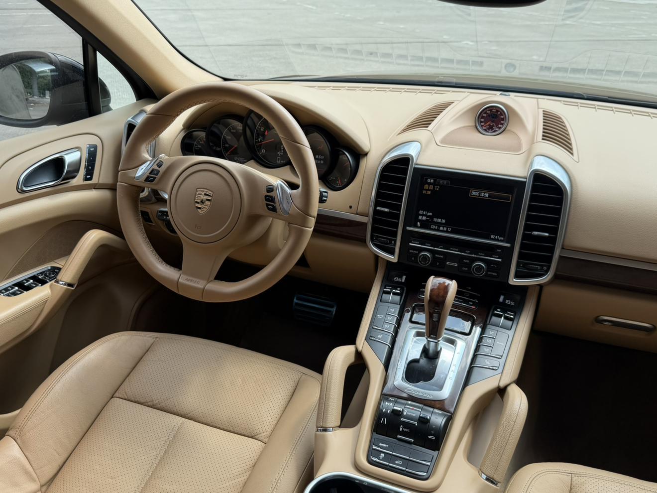 Porsche Cayenne 2011 thumb 11