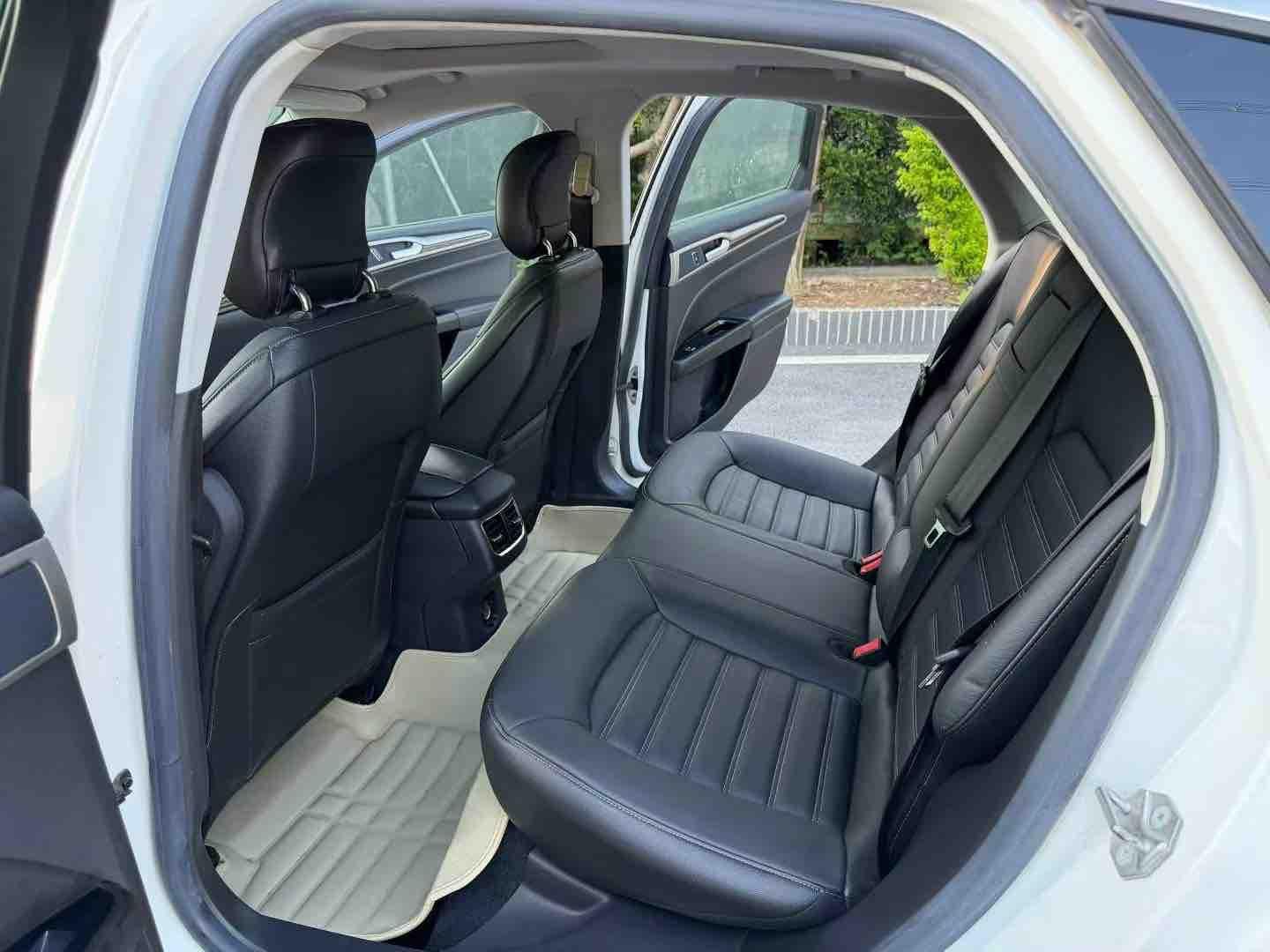Ford Mondeo 2013 thumb 6