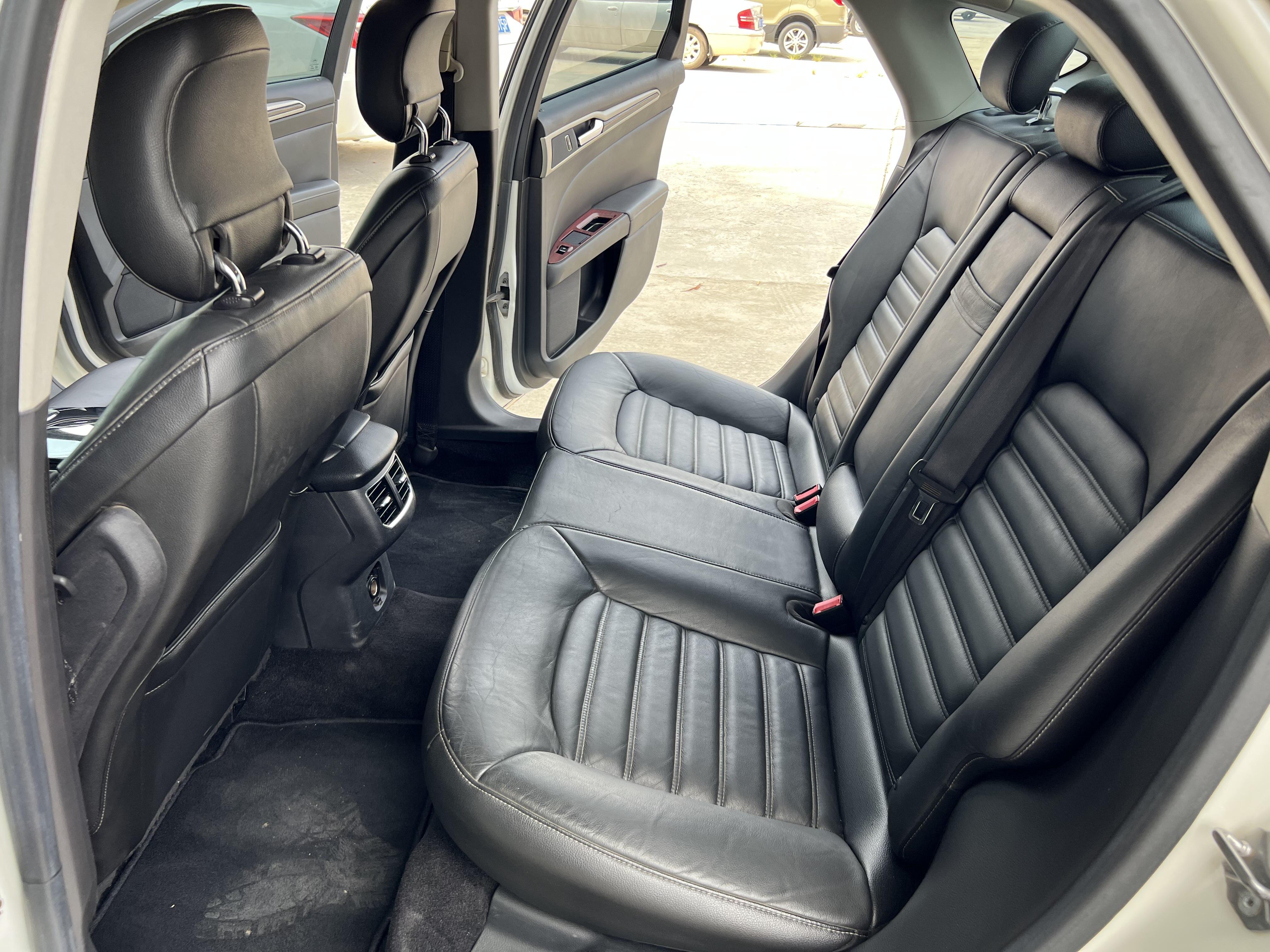 Ford Mondeo 2013 thumb 9