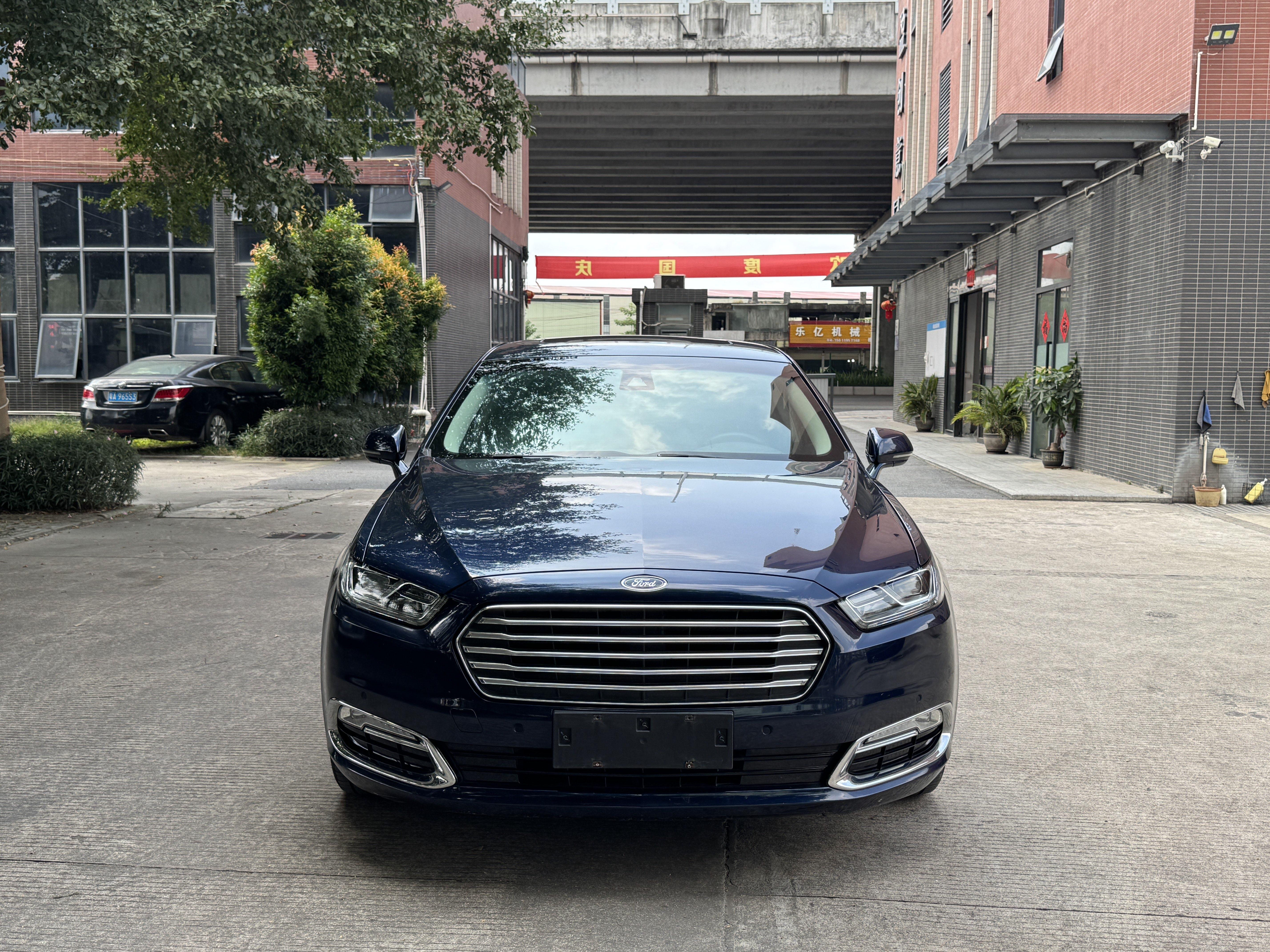 Ford Taurus 2017 thumb 9