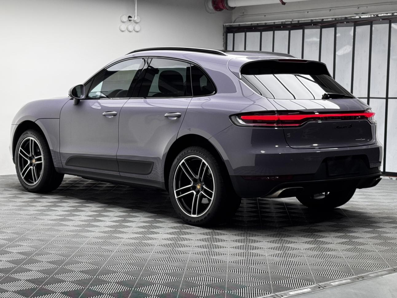 Porsche Macan 2021 thumb 2