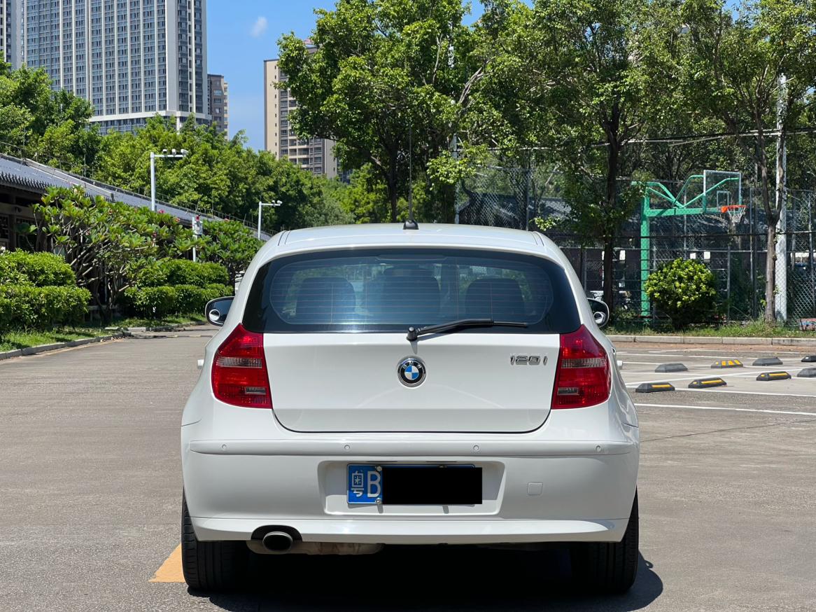 BMW 1 серии 2008 thumb 3