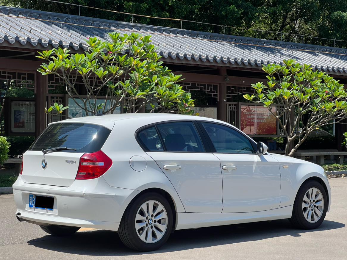 BMW 1 серии 2008 thumb 4
