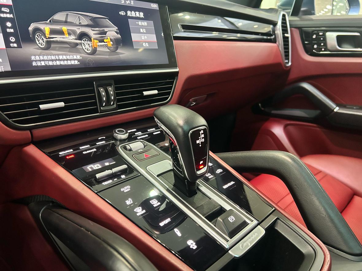 Porsche Cayenne 2019 thumb 12