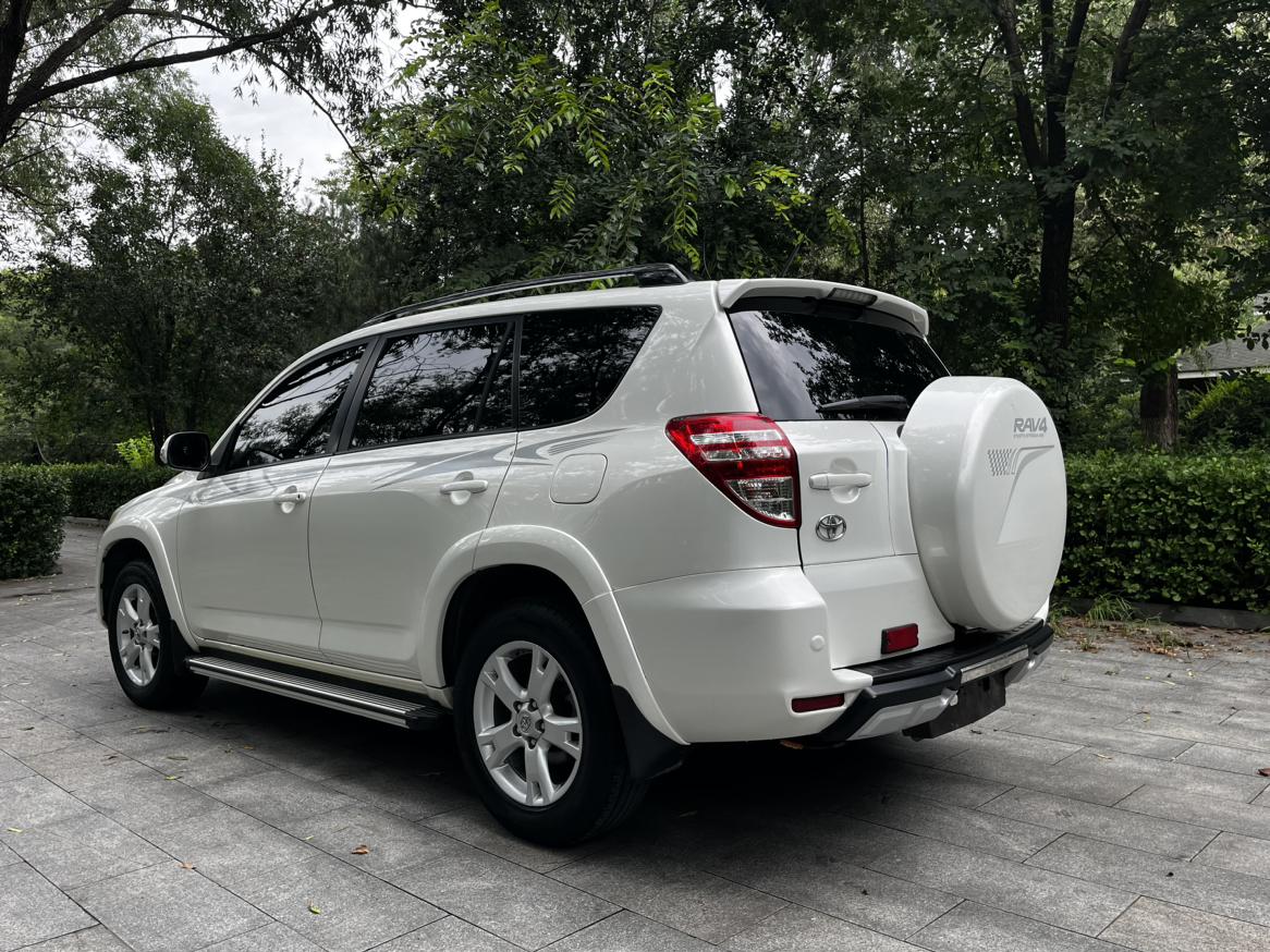 Toyota RAV4 2011 thumb 3