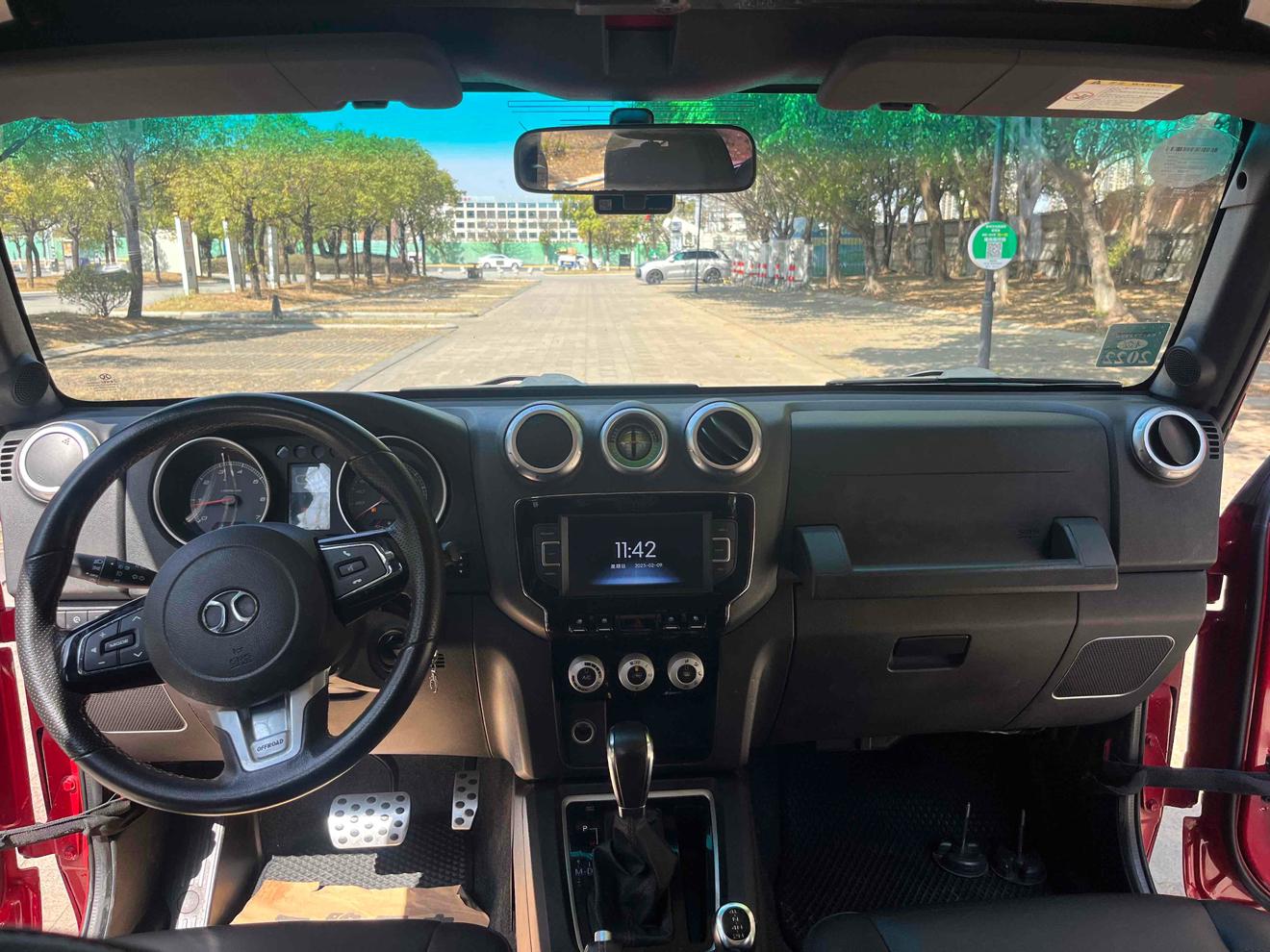 BJ 40 2017 thumb 7