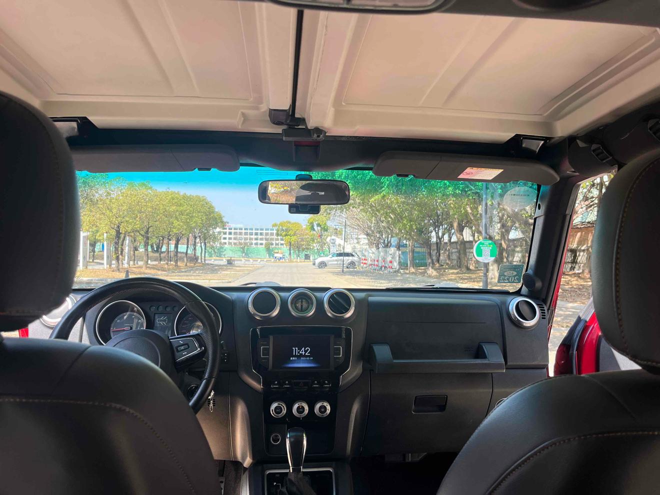 BJ 40 2017 thumb 11