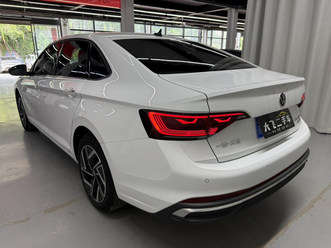 Volkswagen Sagitar 2026 thumb 2