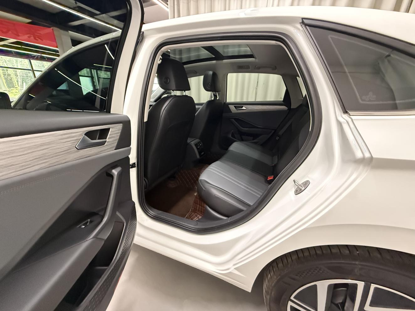 Volkswagen Sagitar 2026 thumb 9
