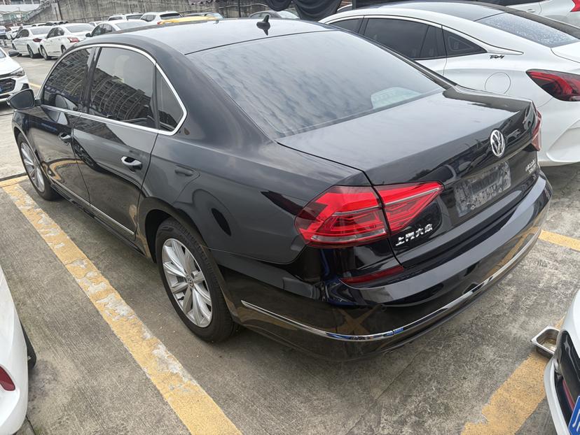 Volkswagen Passat (North America and China) 2017 thumb 2