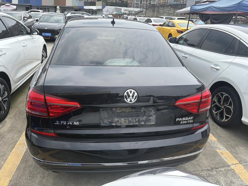 Volkswagen Passat (North America and China) 2017 thumb 3