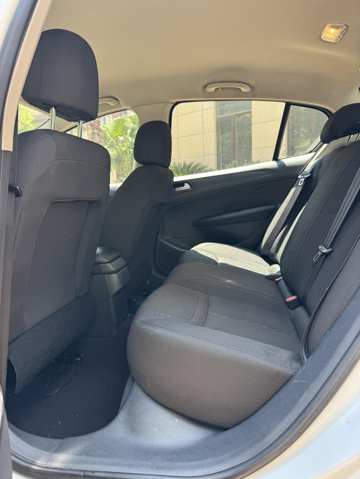 Peugeot 308 2014 thumb 7