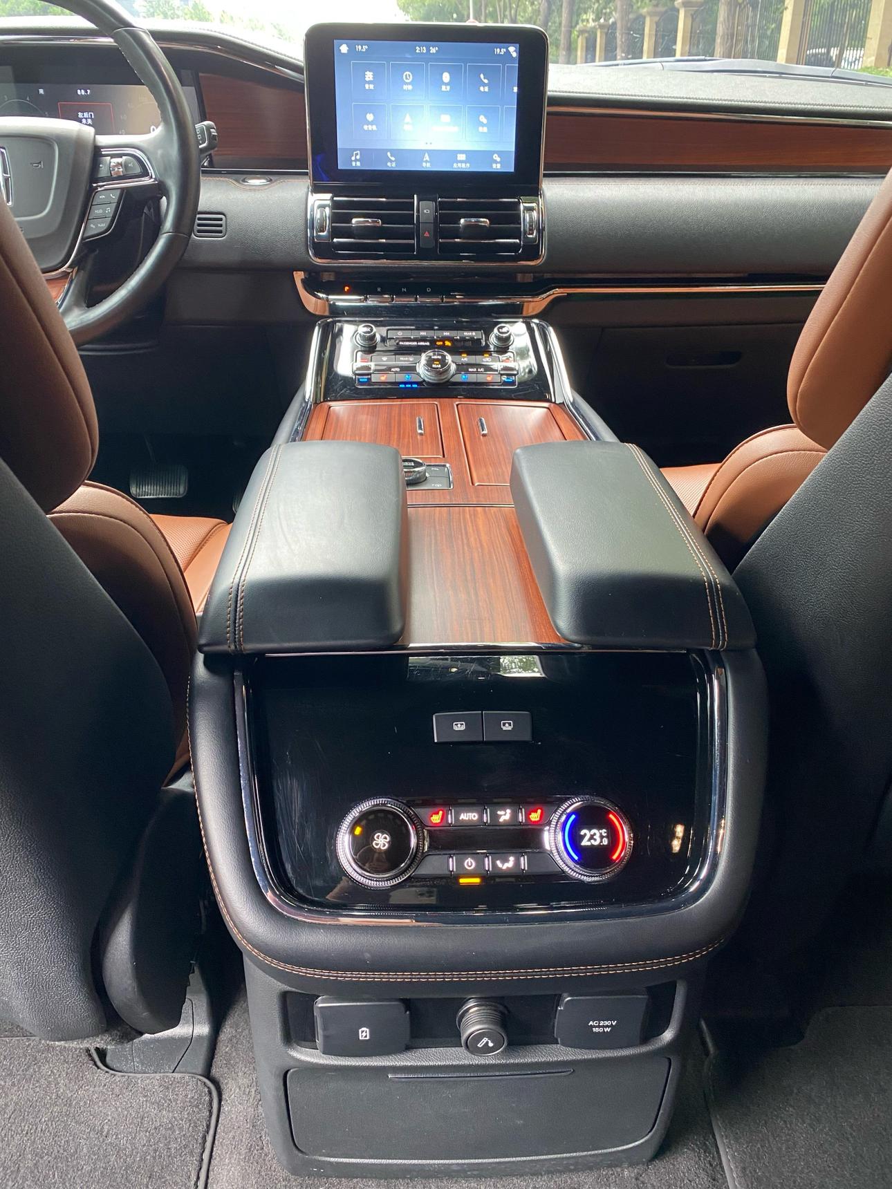 Lincoln Nautilus 2019 thumb 12