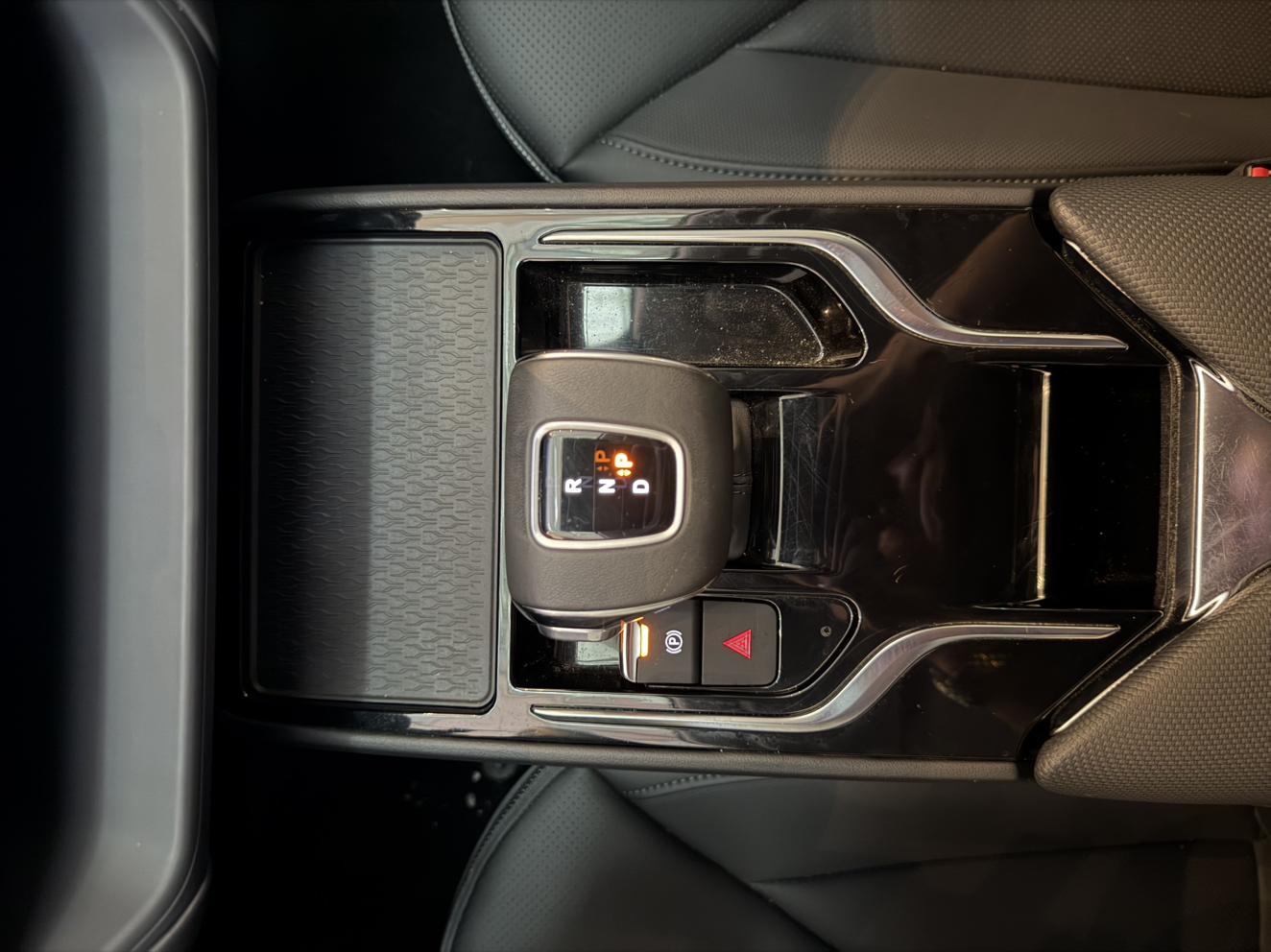Hongqi E-QM5 2023 thumb 12