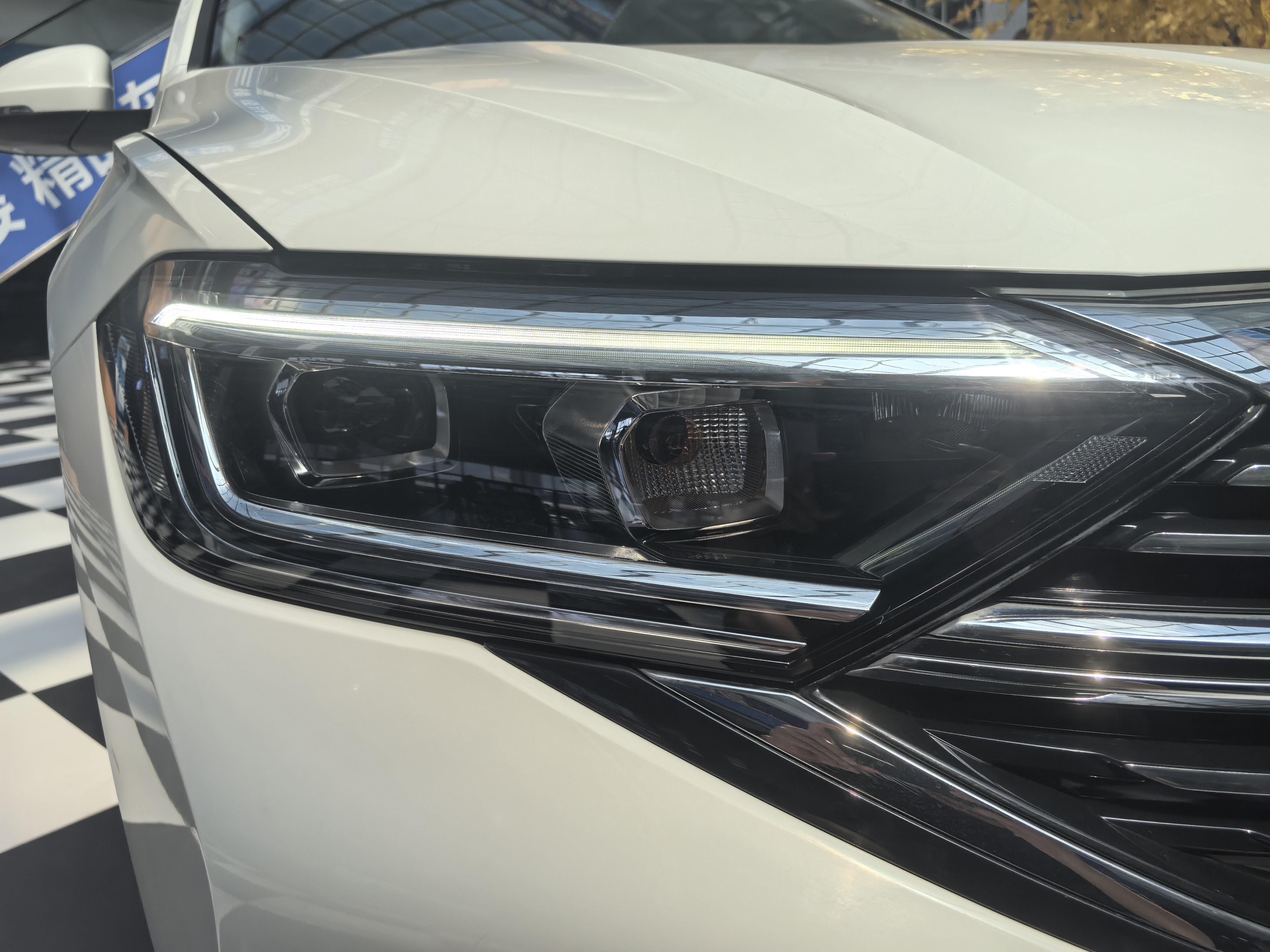 Volkswagen Sagitar 2023 thumb 7
