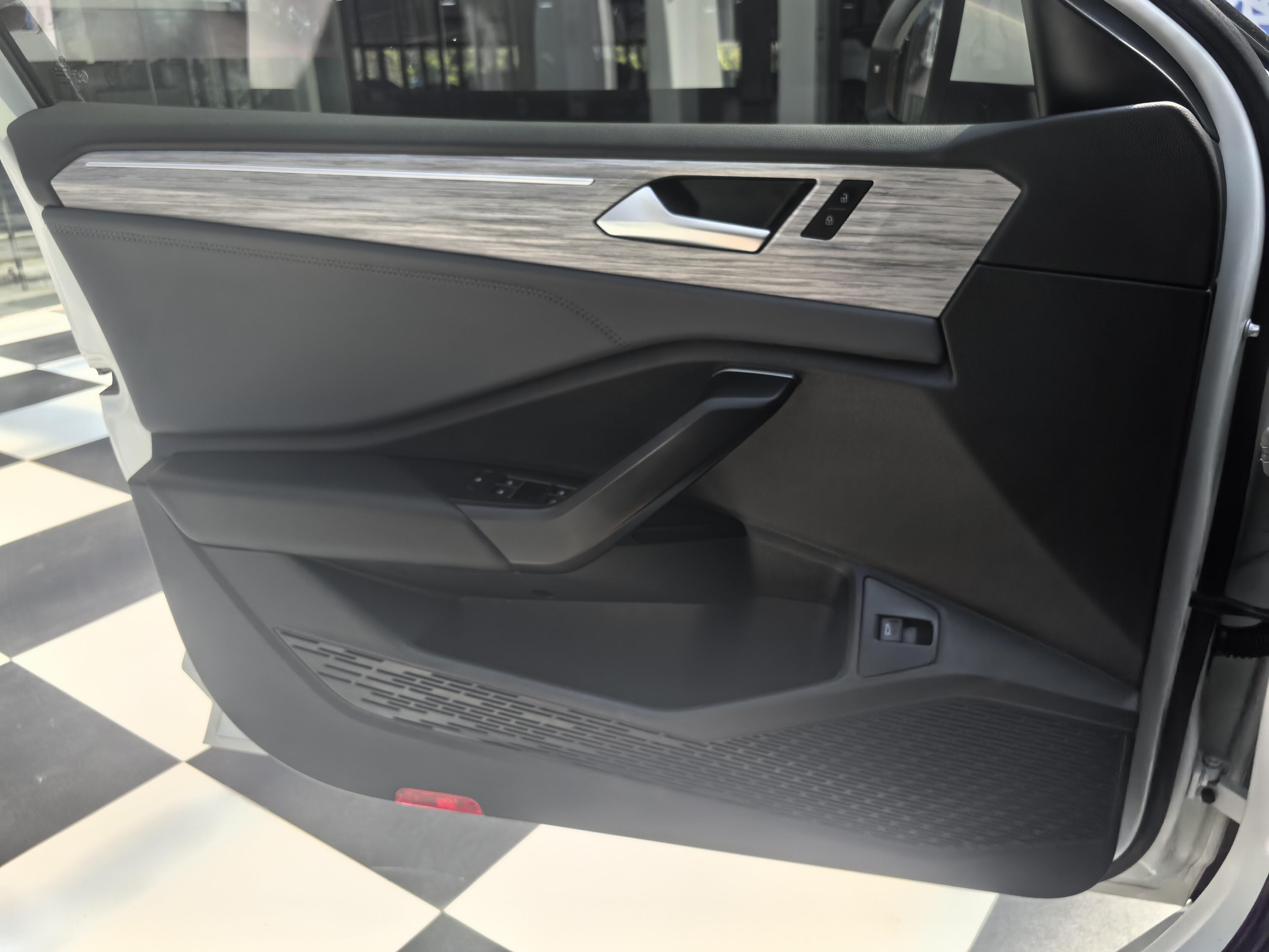 Volkswagen Sagitar 2023 thumb 8
