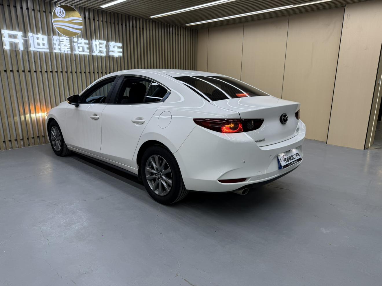 Mazda 3 2022 thumb 2