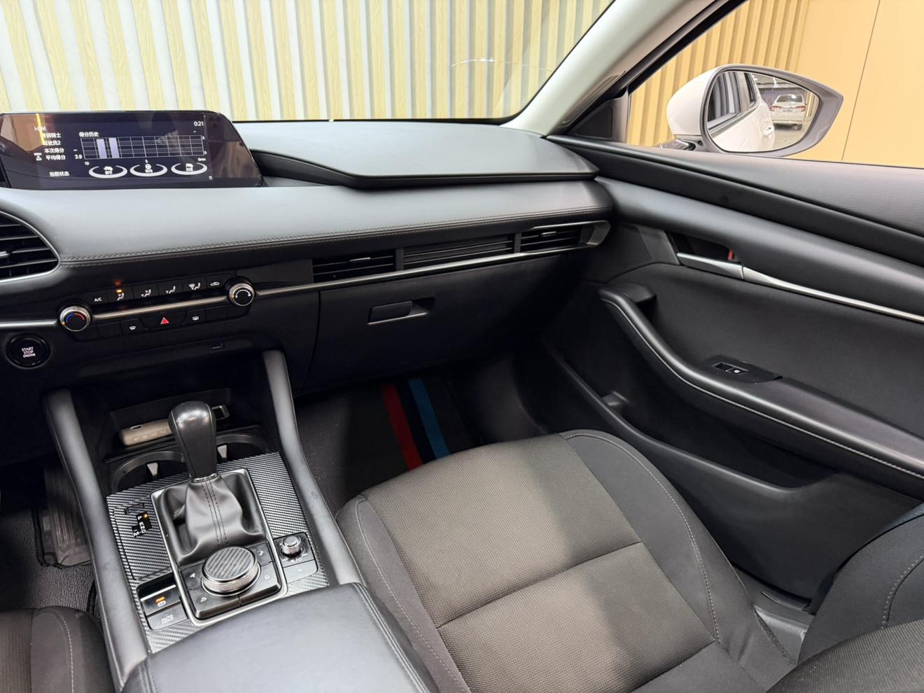 Mazda 3 2022 thumb 8