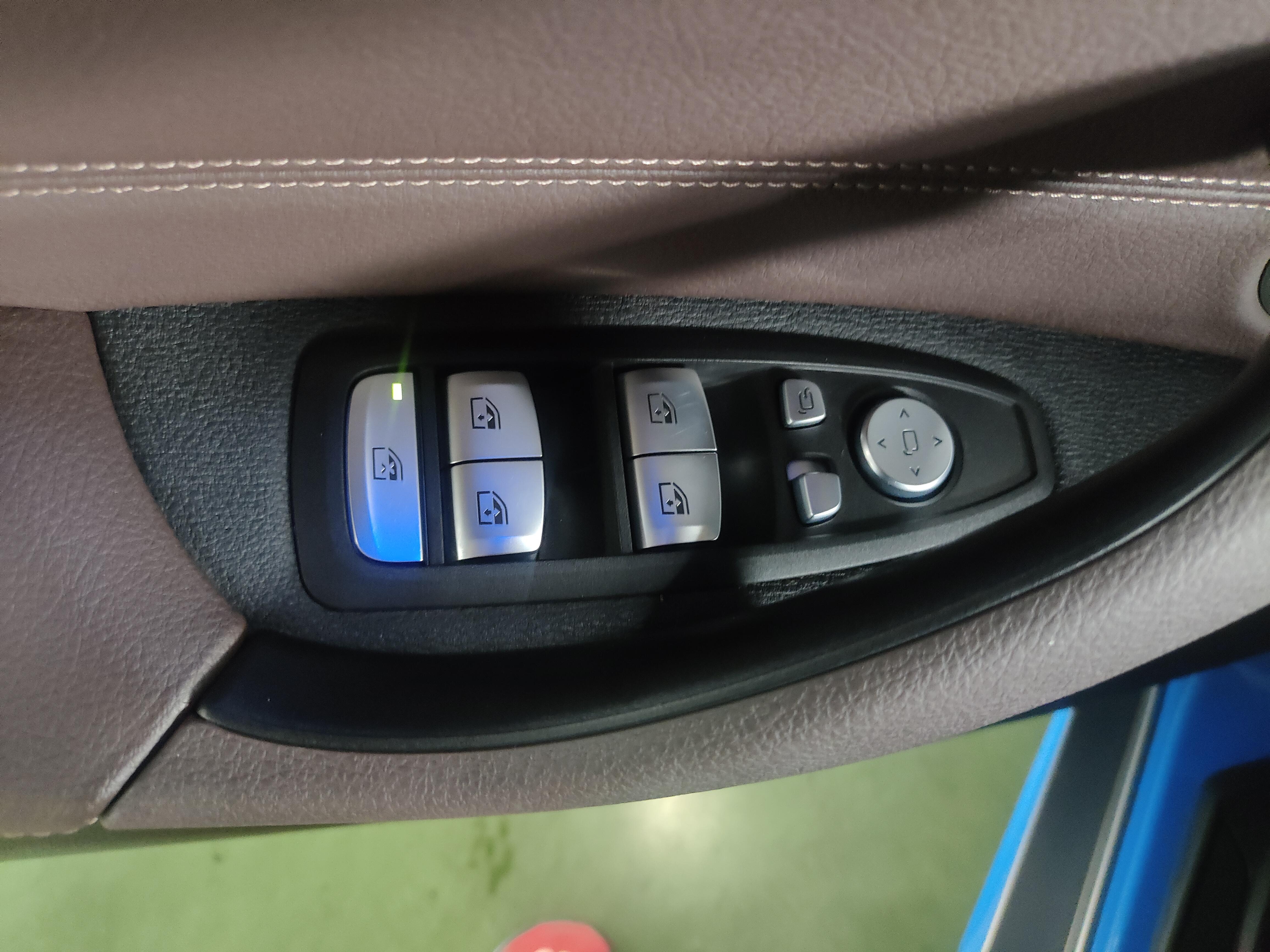 BMW X2 2021 thumb 10