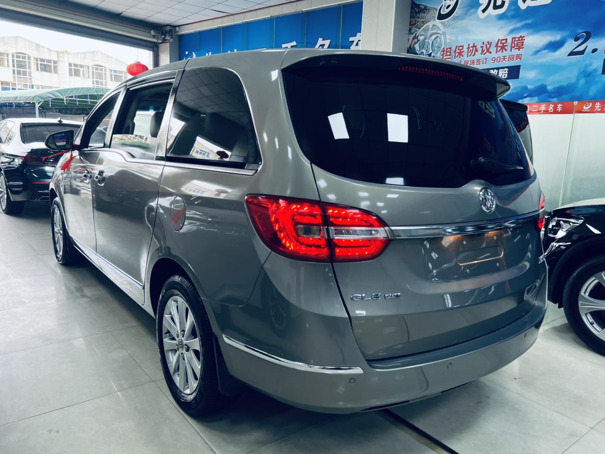 Buick GL8 2018 thumb 2