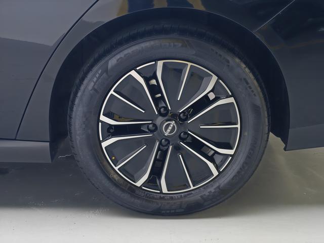 Nissan N6 2026 thumb 7