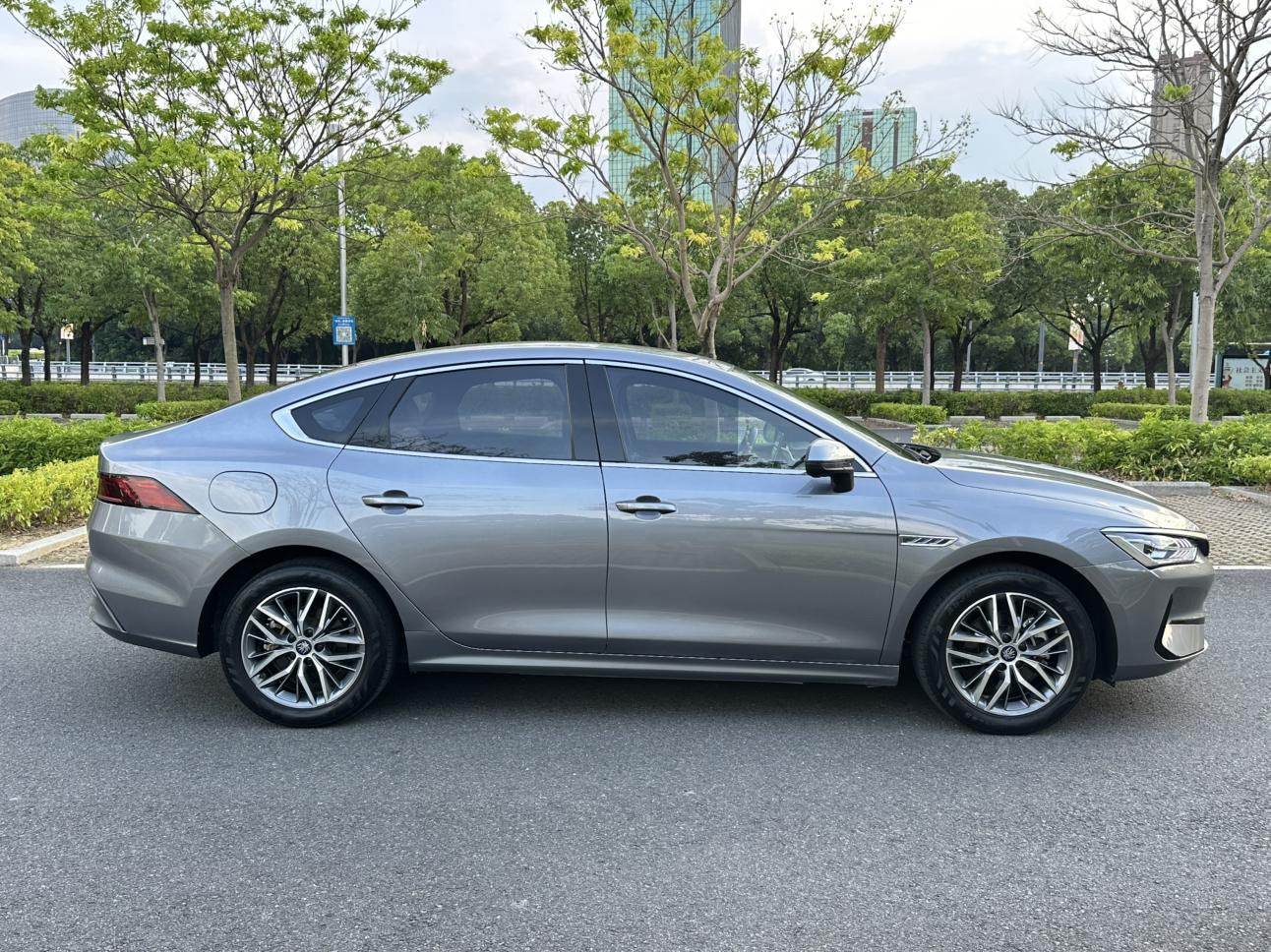 BYD Qin 2023 thumb 5