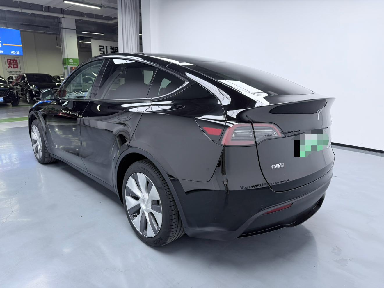 Tesla Model Y 2022 thumb 3